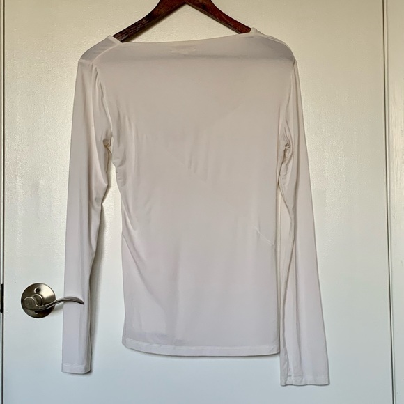 L’Agence long sleeved v-neck shirt - Picture 2 of 3